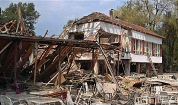 Ова е “Бриони” во Челопек разурнат од експлозија од качачките терористи заедно со двајца недолжни Македонци